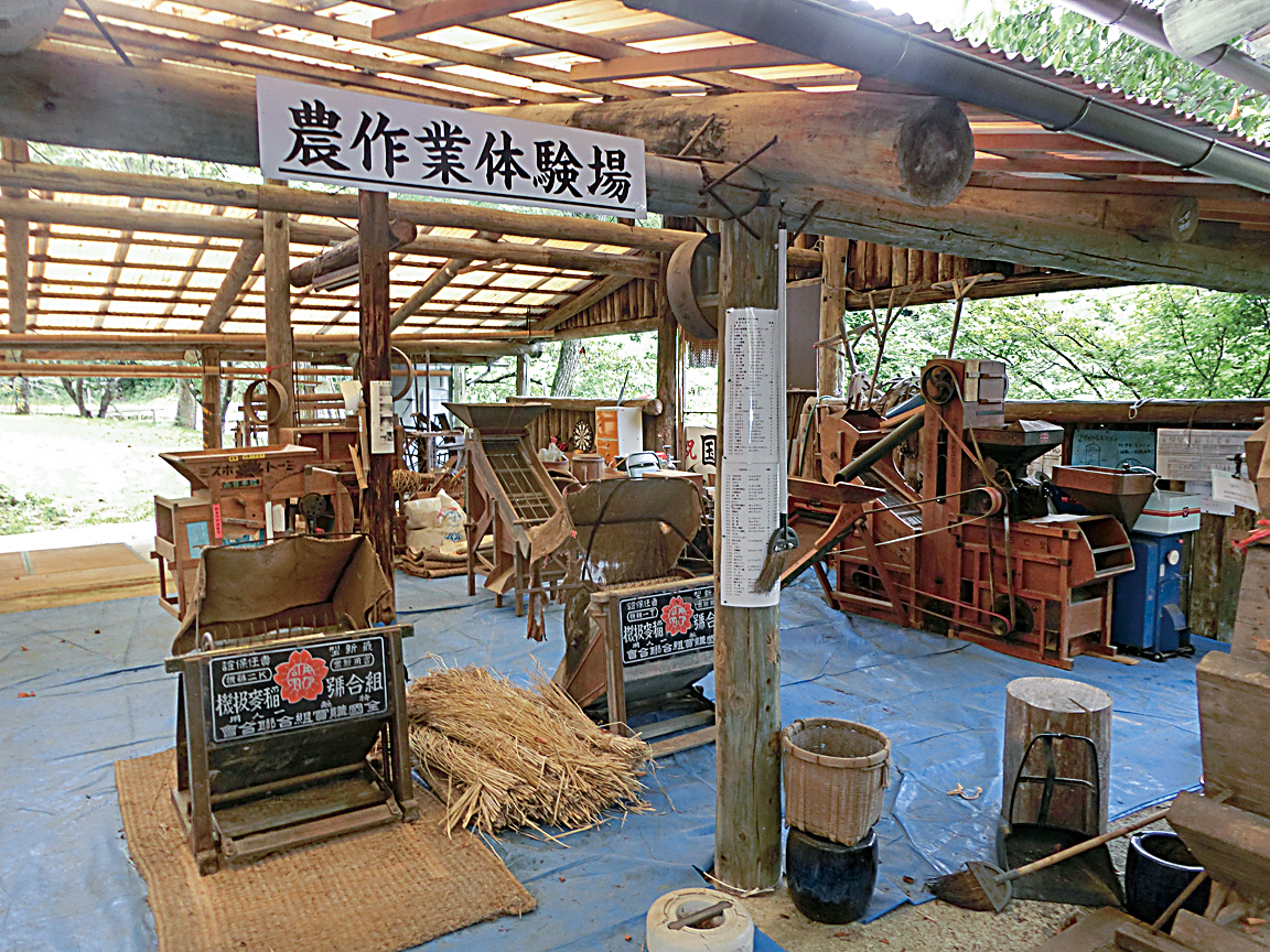 昔の農機具などを民俗資料として、それらを生かした体験活動 | 教育